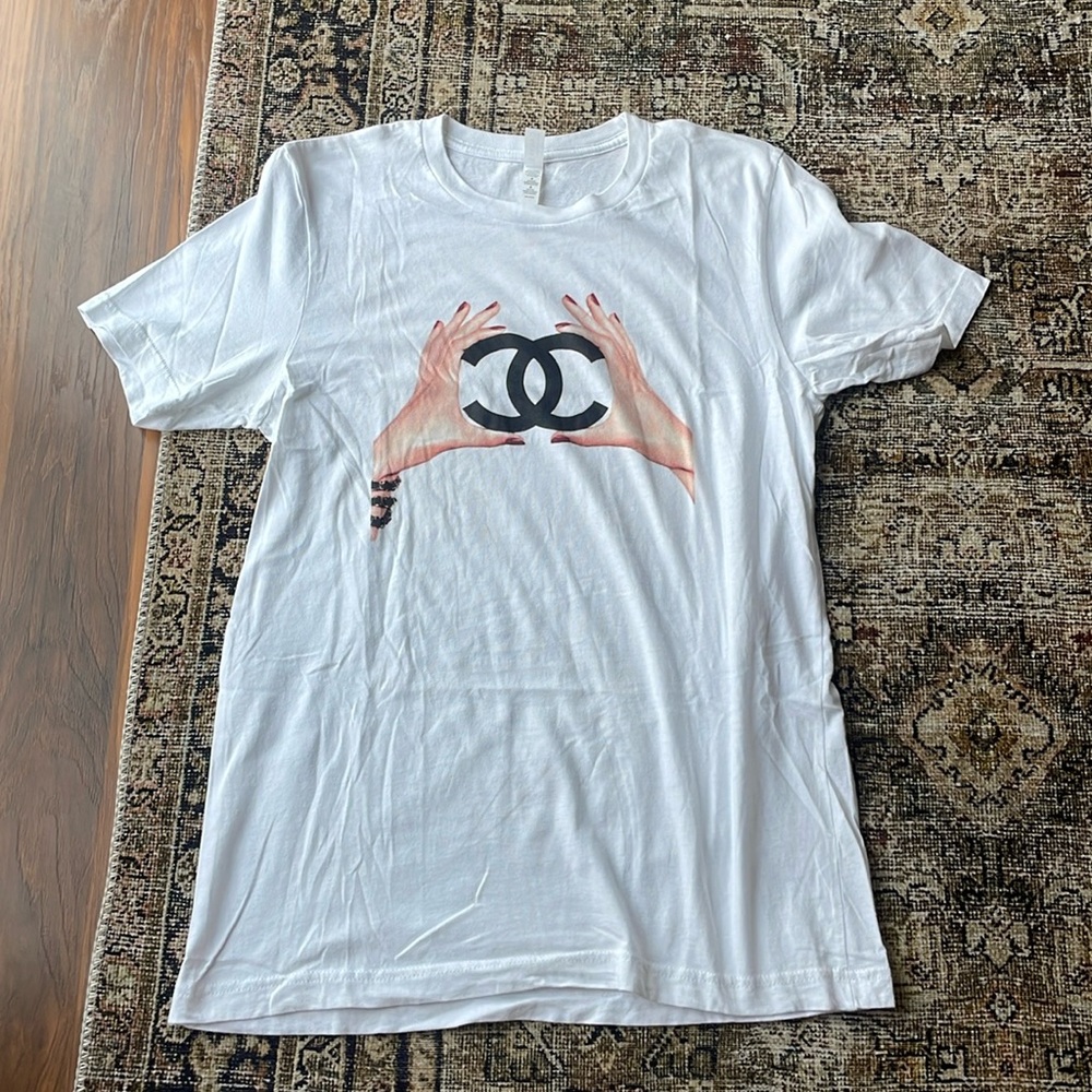Graphic tee